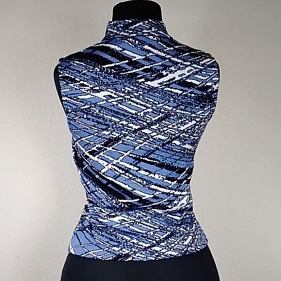 VTG, ST.JOHN Stylish Blue and Black Patterned Women's Blazer and Blouse Size 2 - Picture 2 of 11